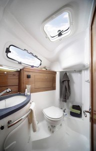 Bavaria 31 Cruiser - Naßzelle mit Toilette & Dusche
